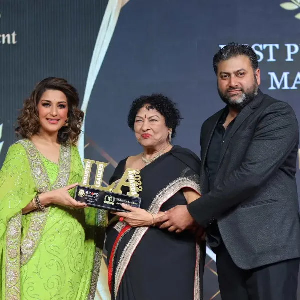 Award Ceremony Moment